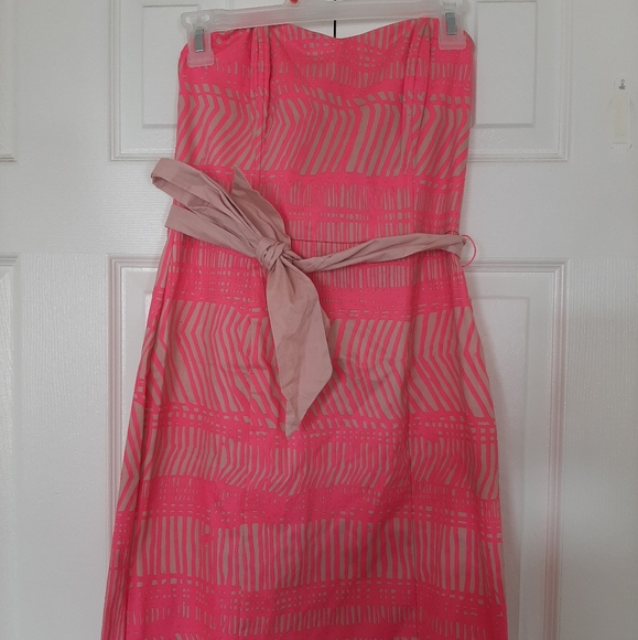 Nwt fits a small dress bright pink and beige - Picture 1 of 4